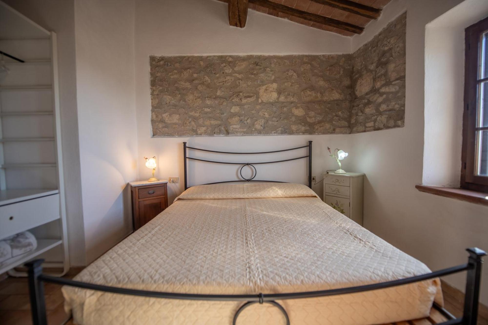Agriturismo Antico Borgo Montacuto Pari Eksteriør bilde